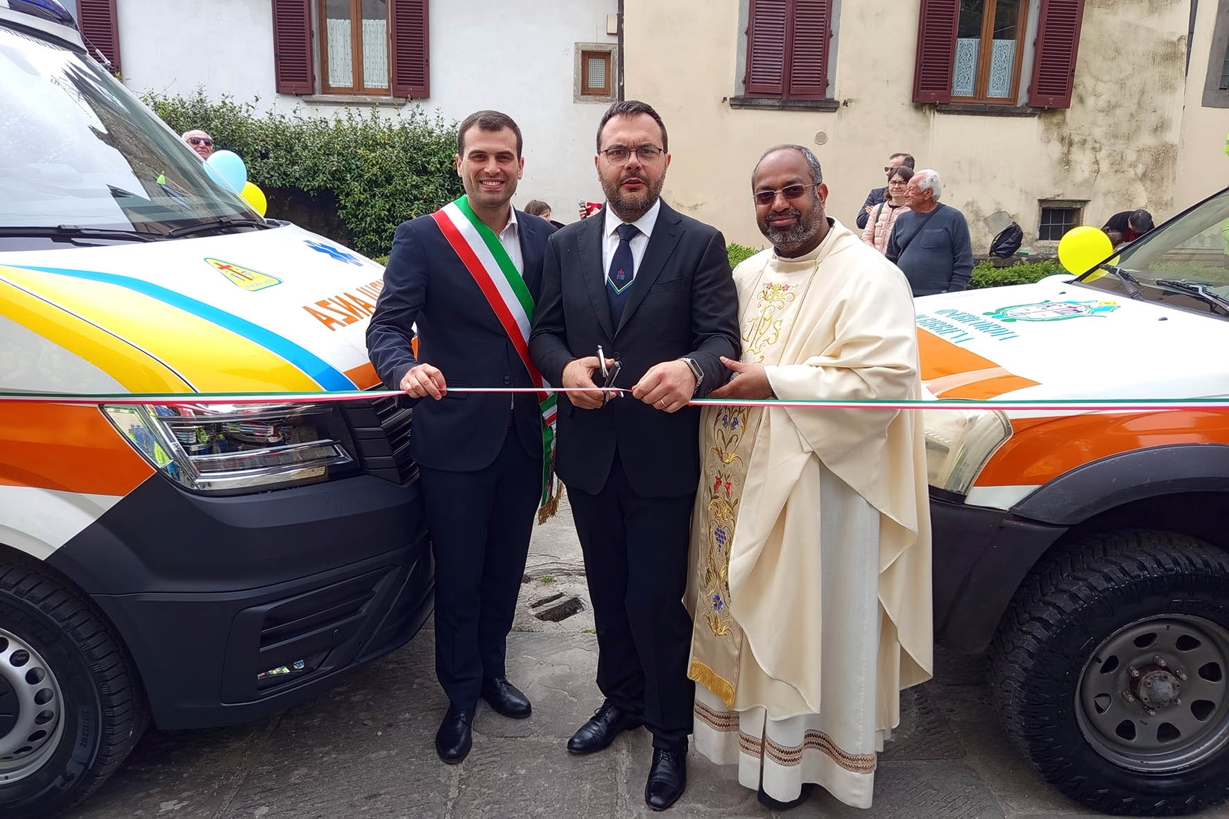 Misericordia-di-Bibbiena-Inaugurazione-nuovi-mezzi-1.jpg